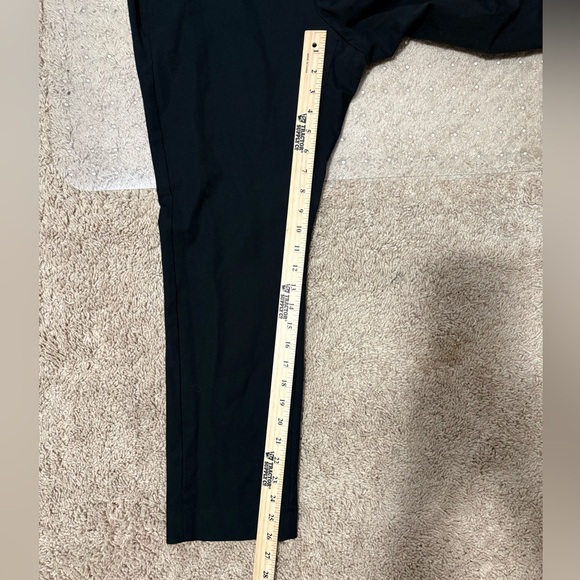 Old Navy Extra High Rise Pixie Skinny Pants Black Size 14 Secret Smooth Pockets - Picture 7 of 10